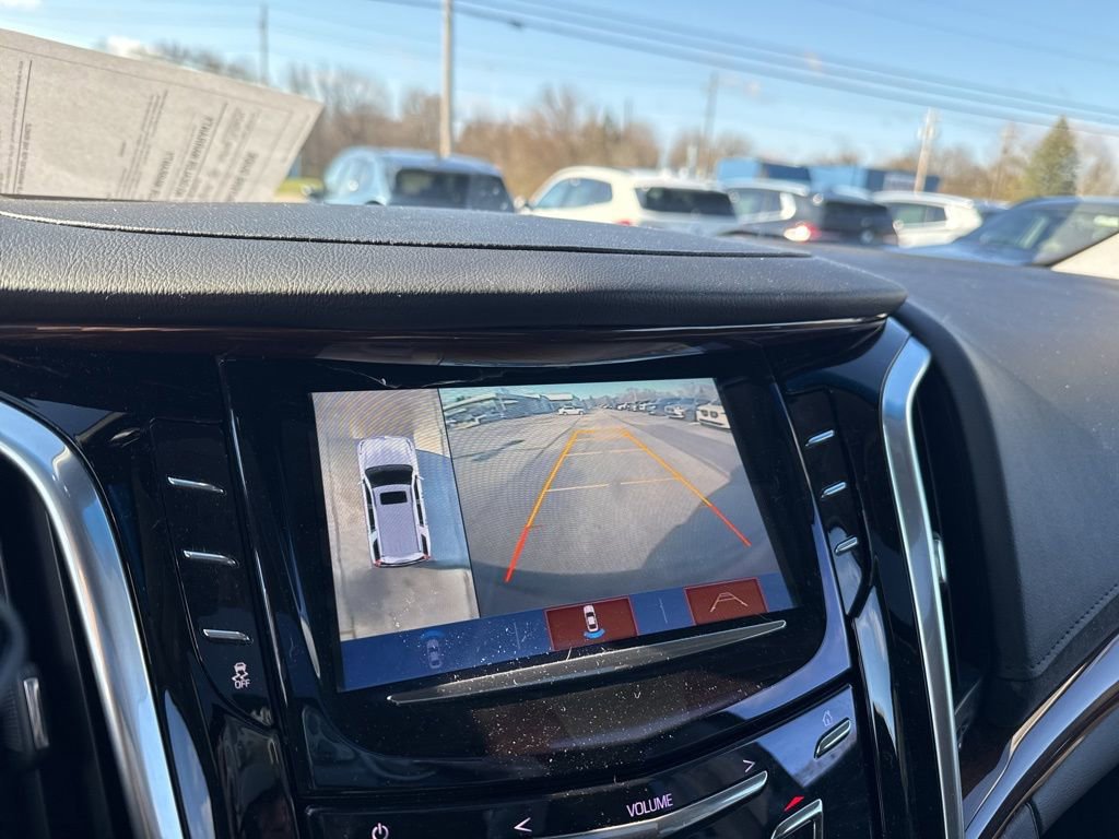 Used 2020 Cadillac Escalade Luxury w/ Escalade Sport Edition image 17