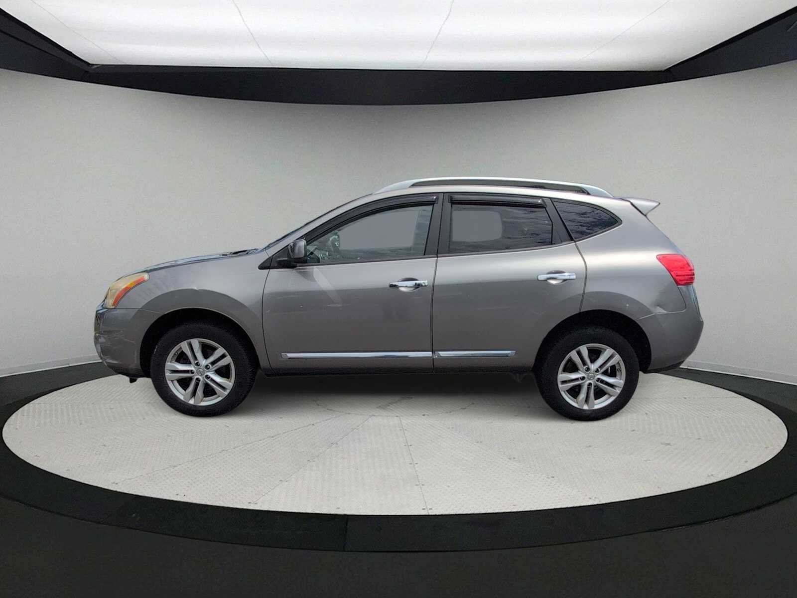 Used 2013 Nissan Rogue SV FWD image 5