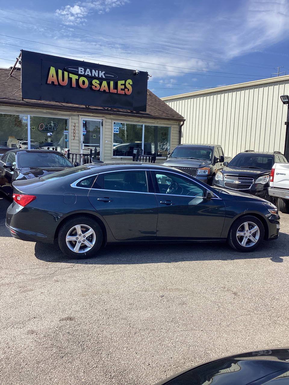 Used 2020 Chevrolet Malibu LS w/ LPO, Convenience Package 2 FWD image 1