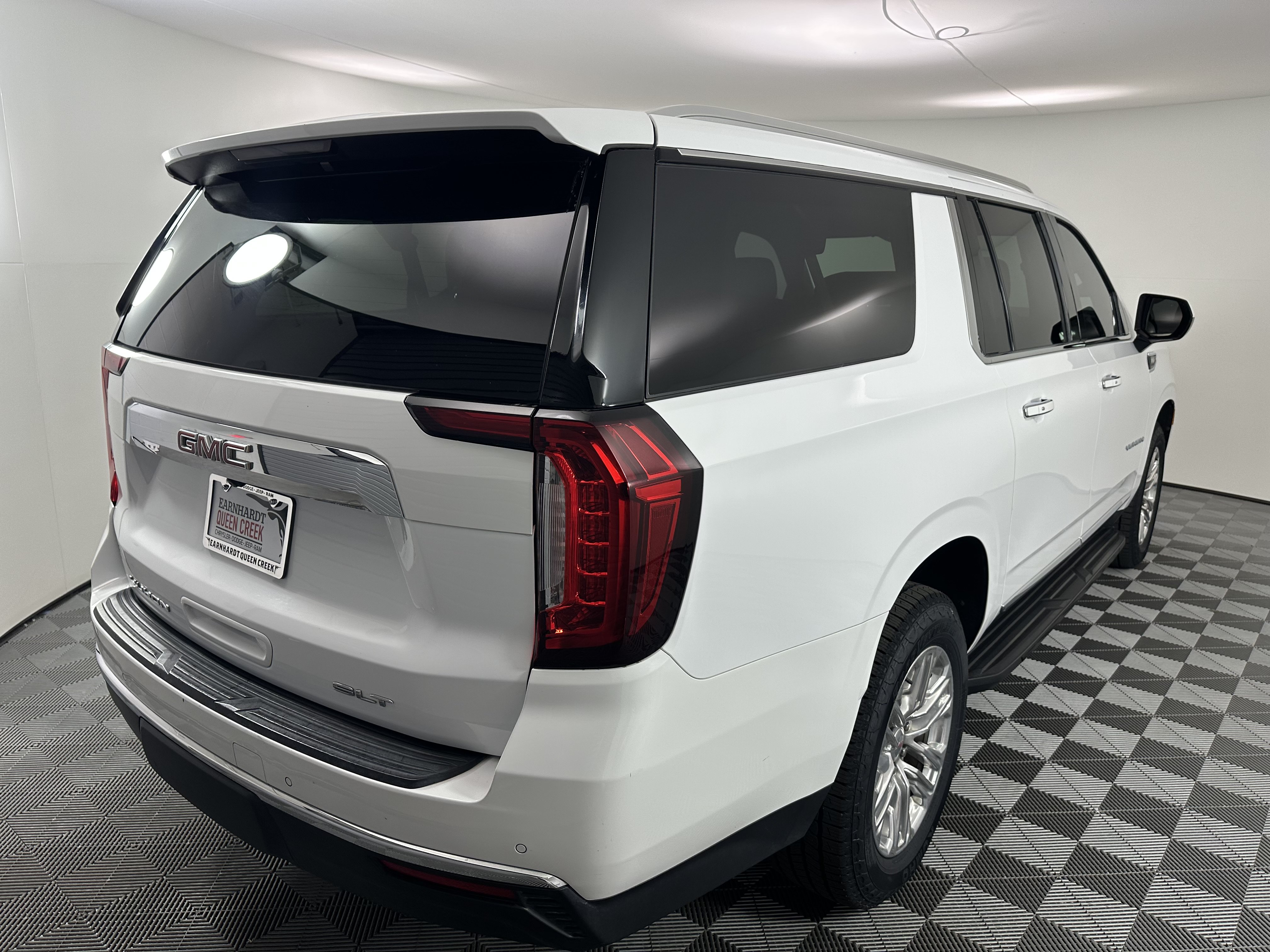 Used 2023 GMC Yukon XL SLT RWD image 5