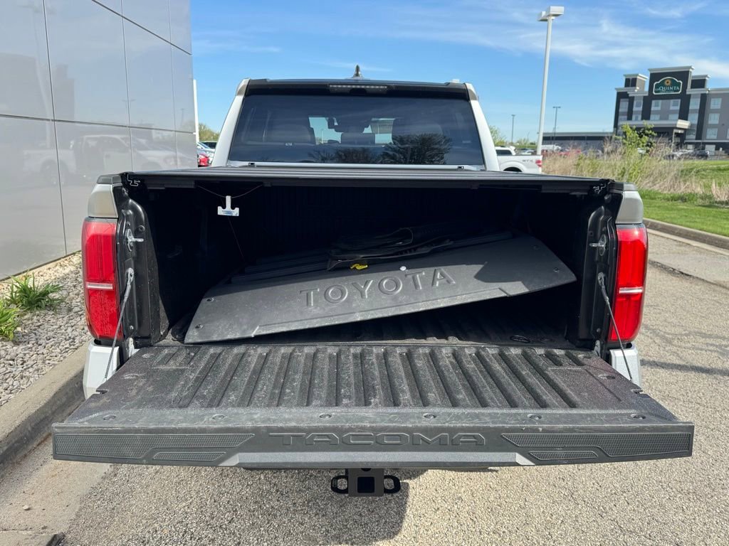 Certified 2024 Toyota Tacoma SR5 AWD/4WD image 37