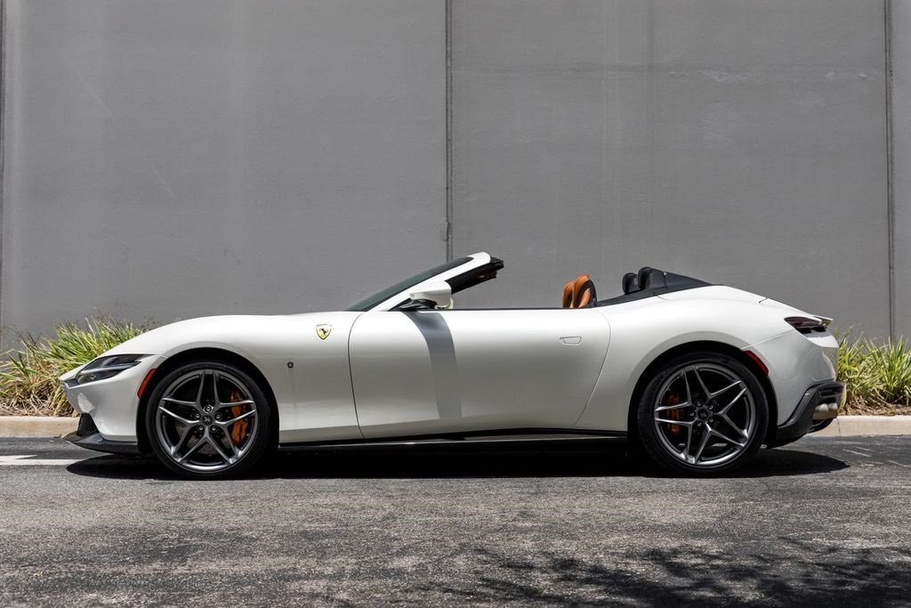 Used 2024 Ferrari Roma Spider RWD image 2