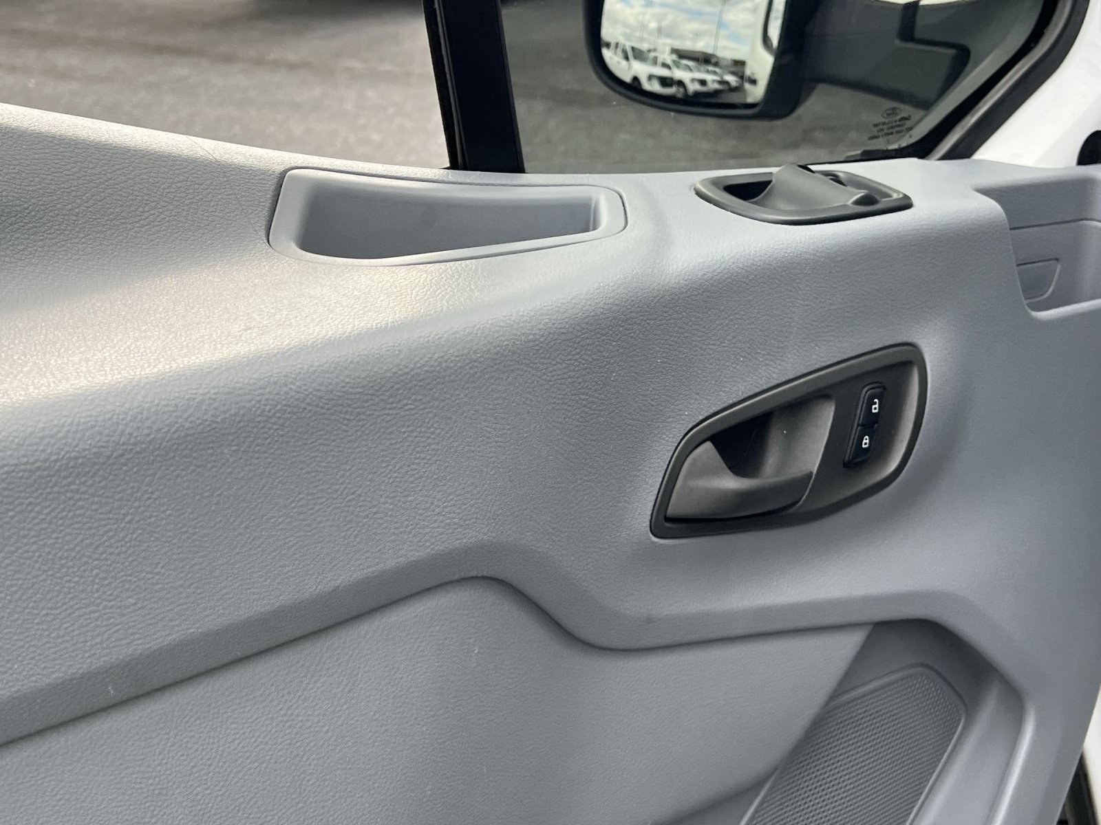 Used 2016 Ford Transit 150 XL RWD image 14