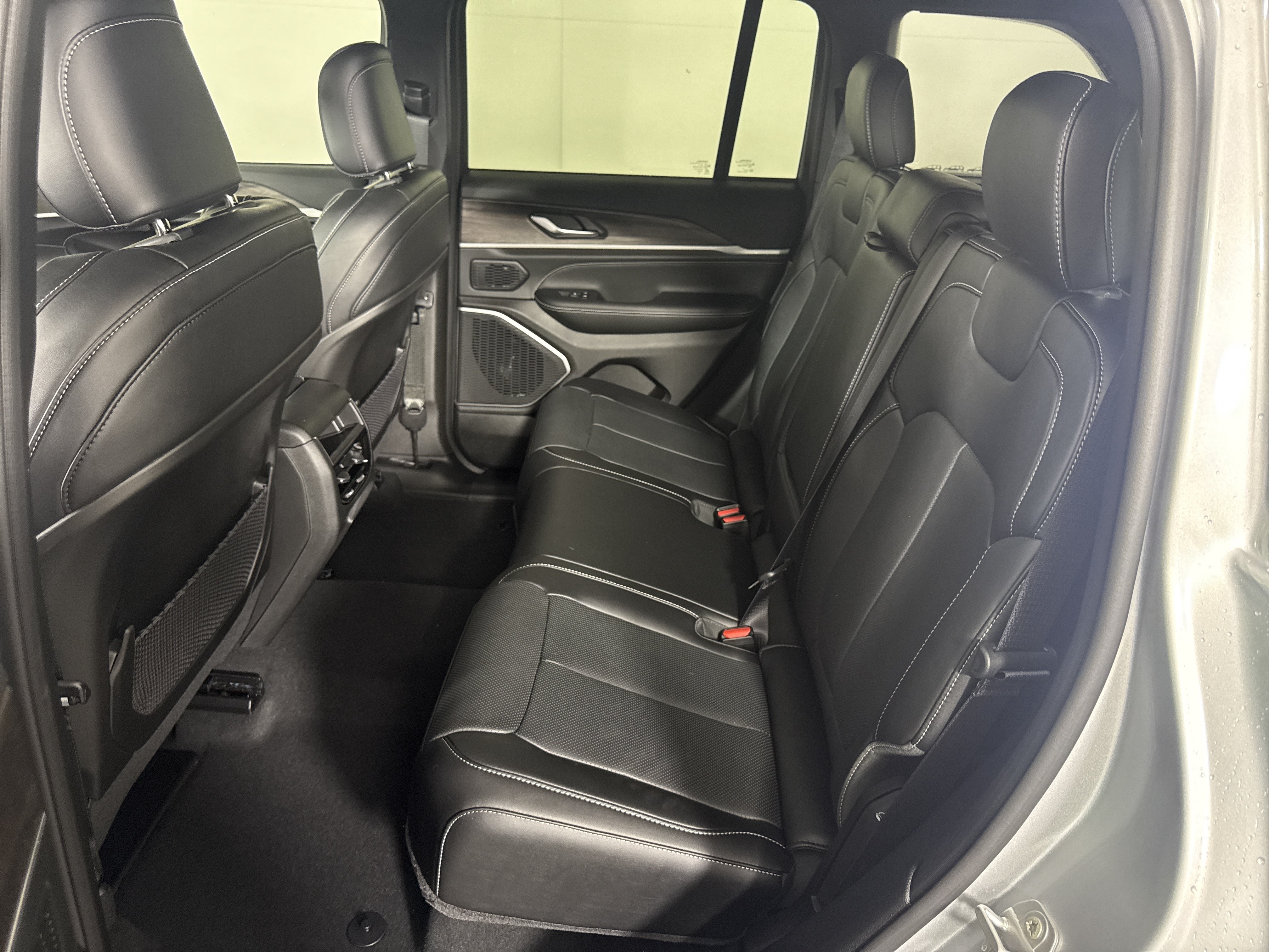 New 2026 Jeep Grand Cherokee Limited AWD/4WD image 14