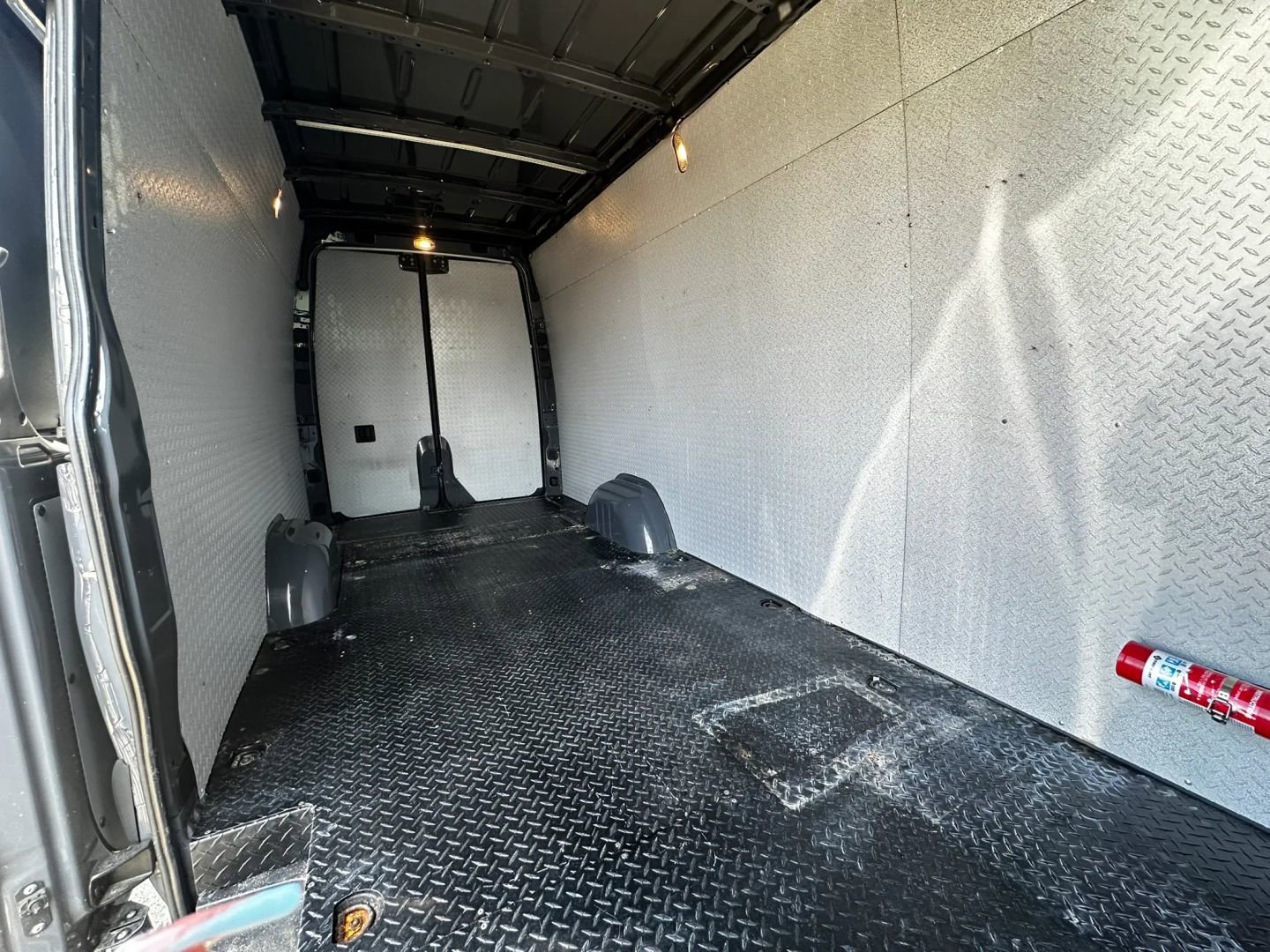 Used 2022 Mercedes-Benz Sprinter 2500 image 16