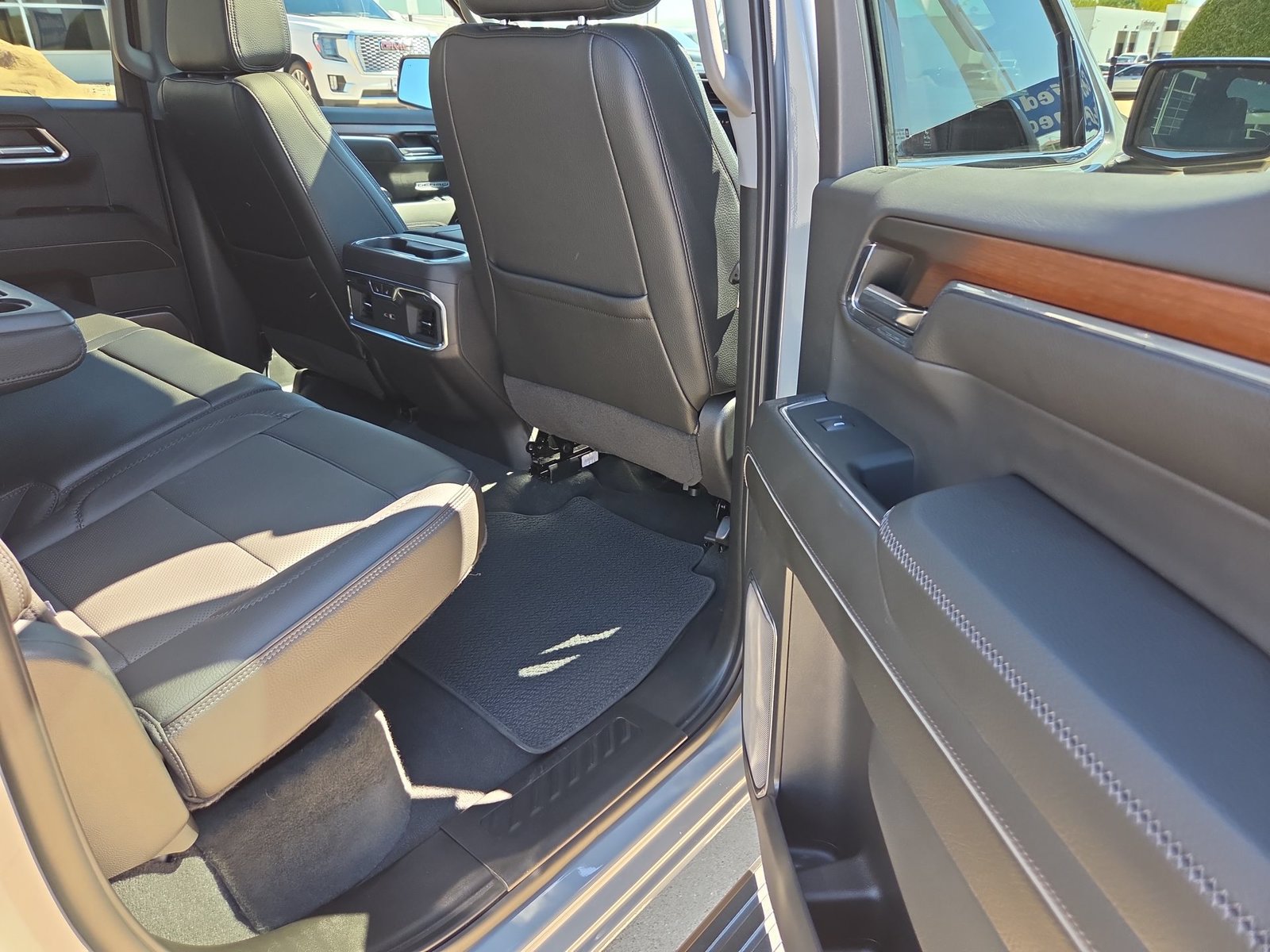 Used 2024 GMC Sierra 1500 Denali w/ Denali Reserve Package AWD/4WD image 28