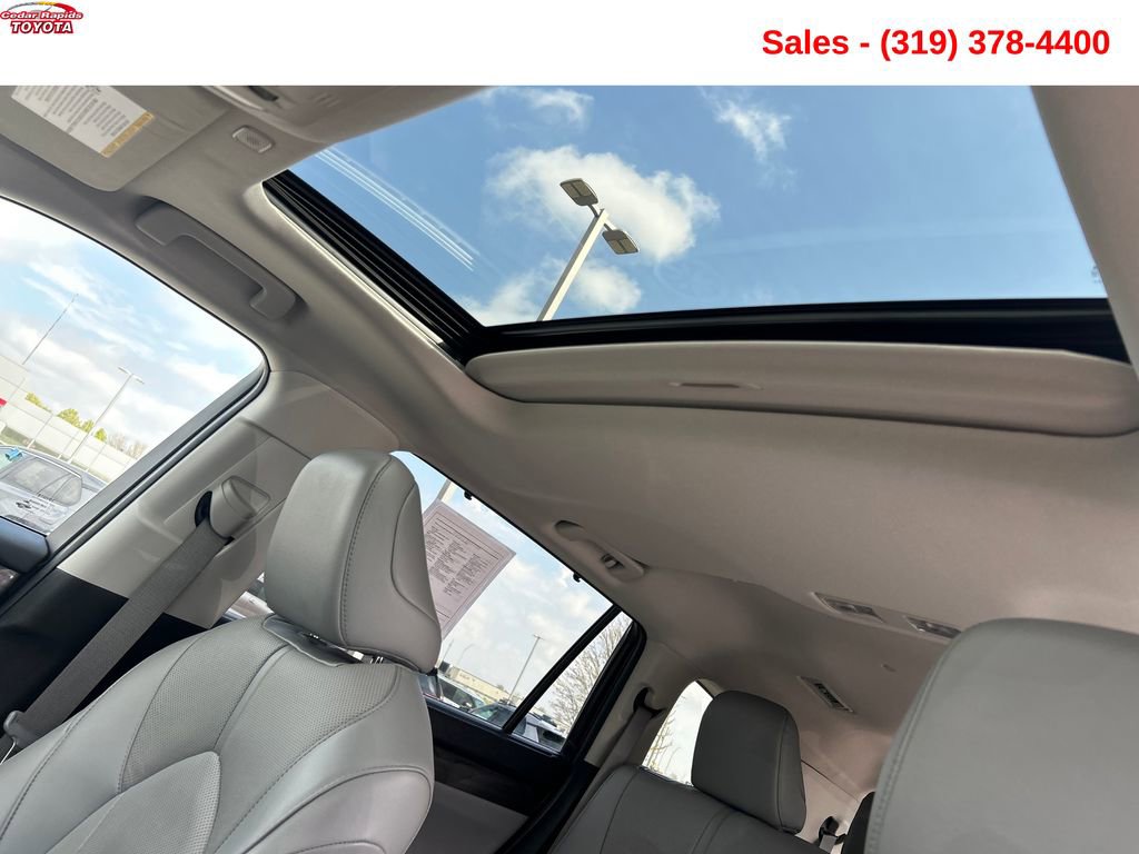 Used 2023 Toyota Highlander Limited image 18