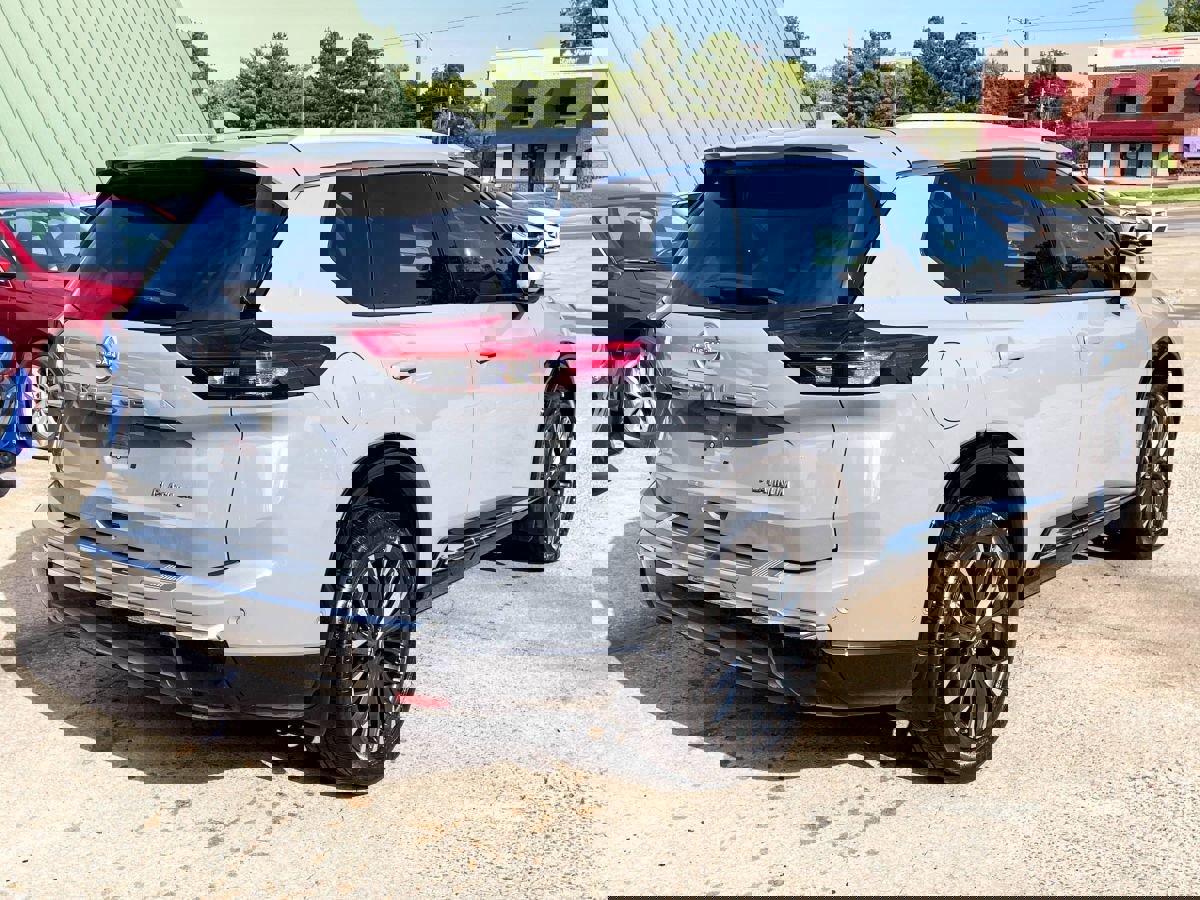 Used 2024 Nissan Rogue Platinum image 6