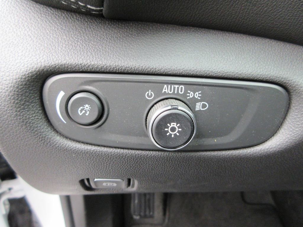 Used 2024 Chevrolet Blazer LT w/ Convenience Package image 22