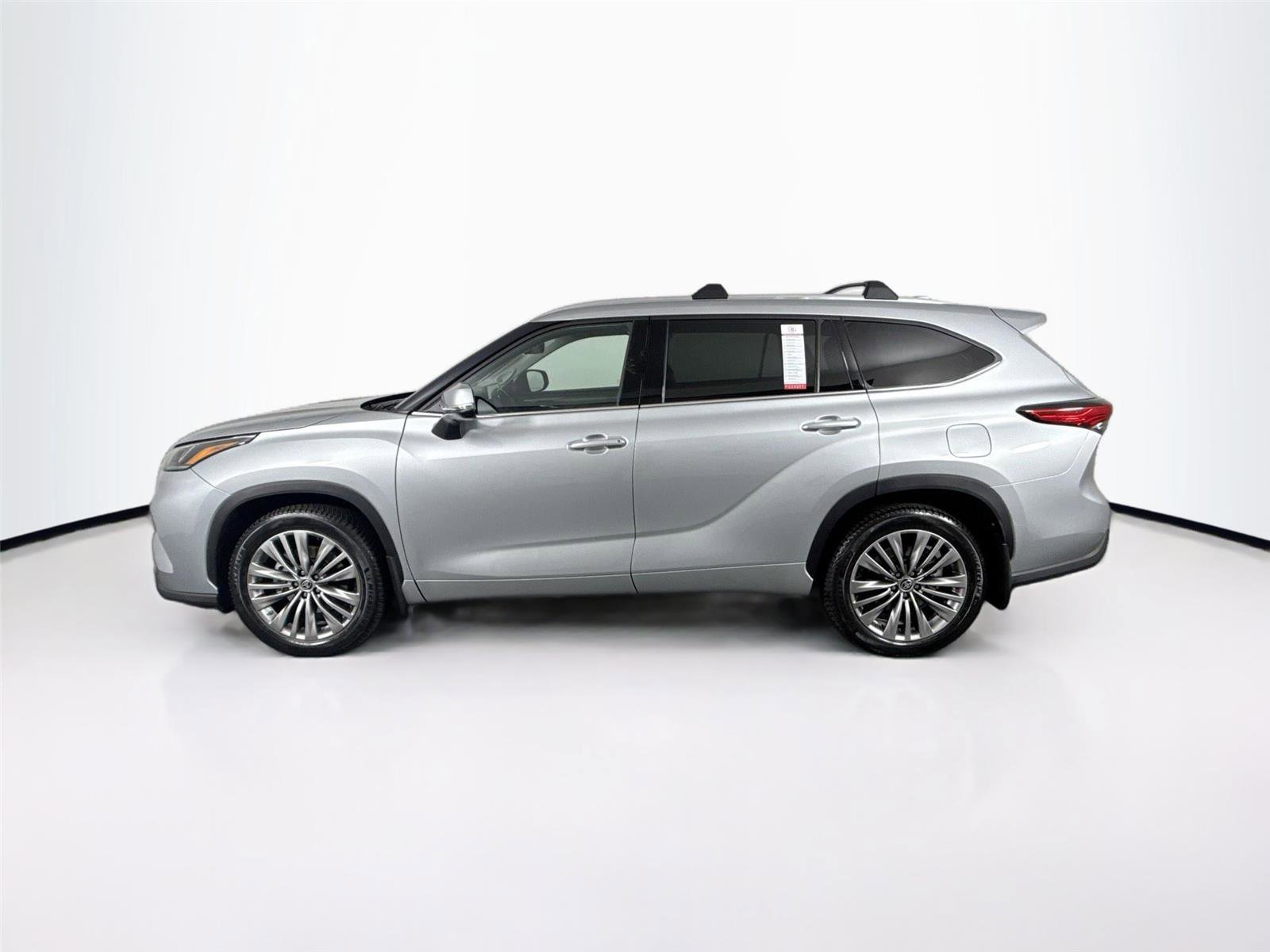 Certified 2021 Toyota Highlander Platinum AWD/4WD image 14