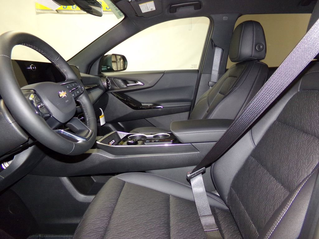 New 2026 Chevrolet Equinox LT w/ Convenience Package II image 16