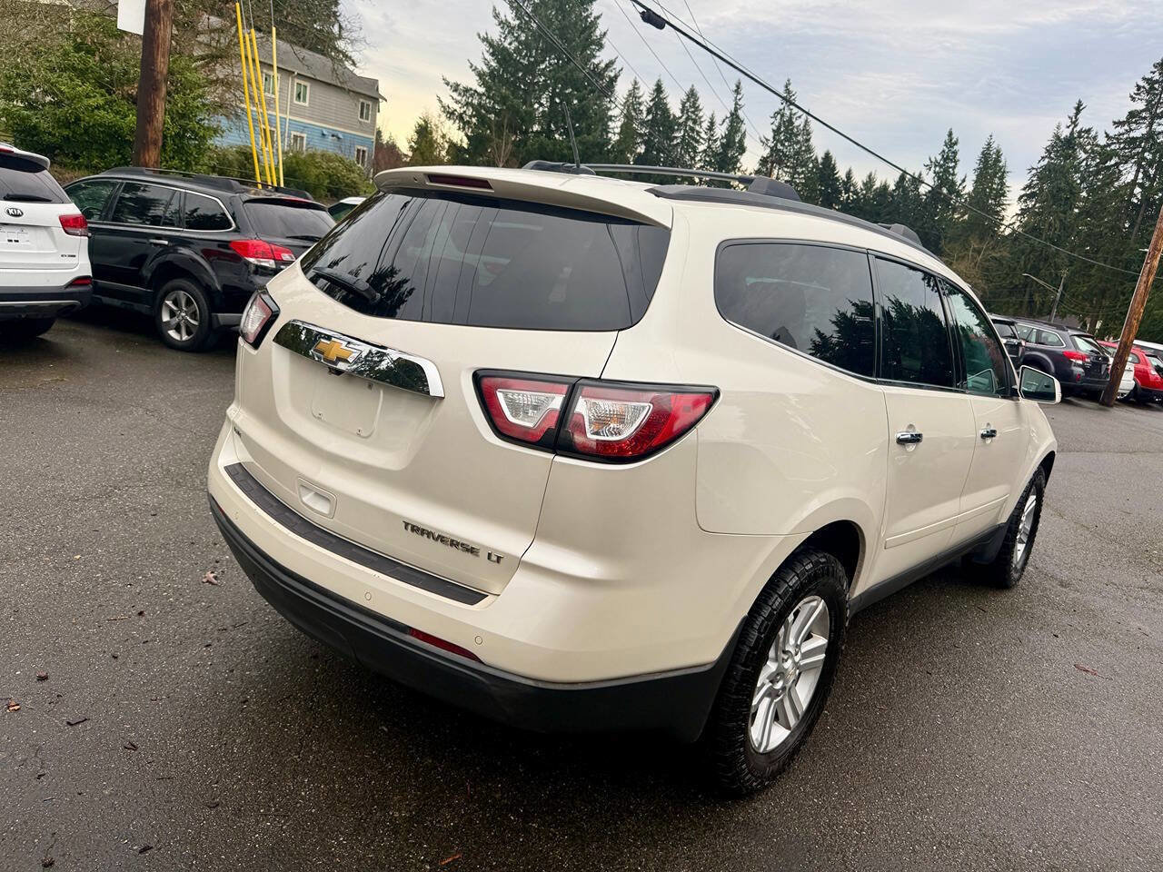 Used 2014 Chevrolet Traverse LT AWD/4WD image 6