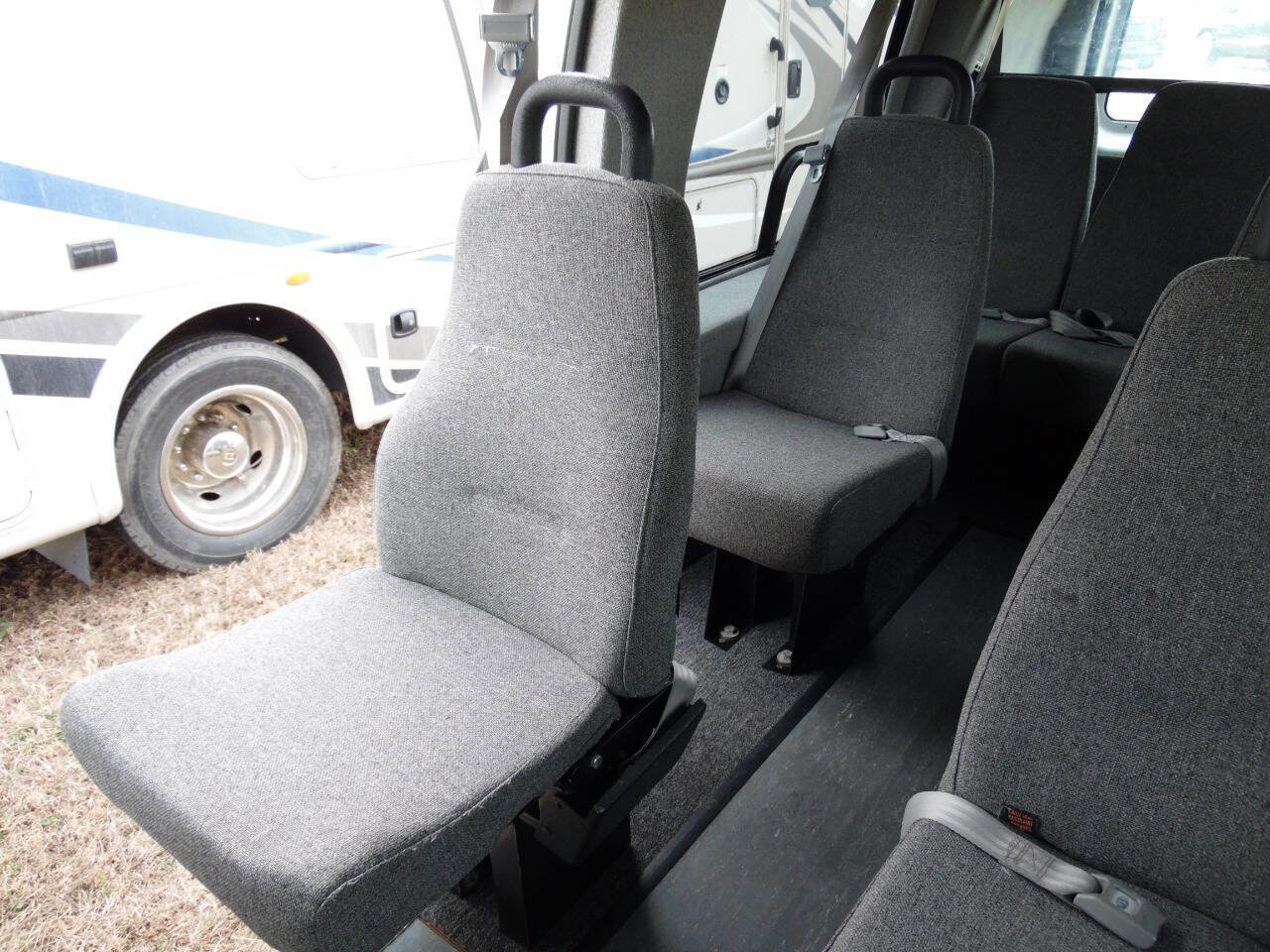 Used 2004 Ford E-250 and Econoline 250 Extended image 25