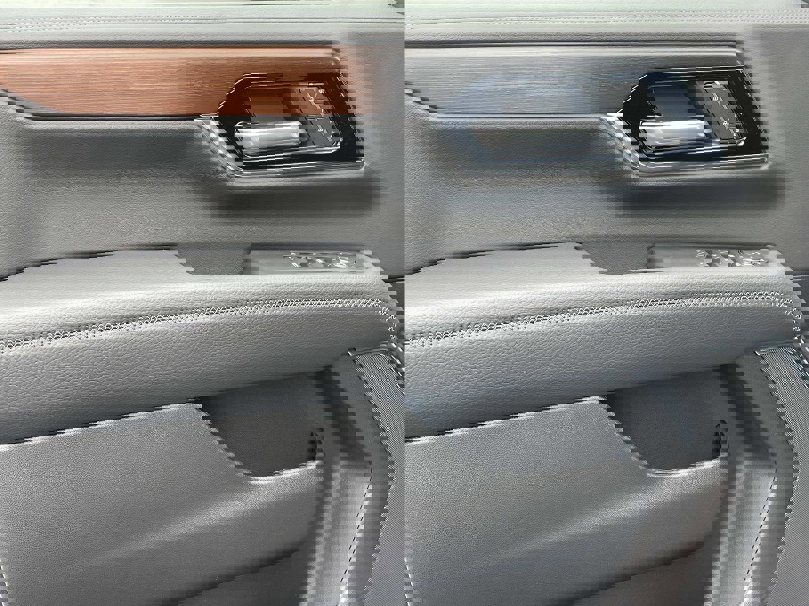 New 2026 GMC Yukon XL Denali w/ Sun & Power Step Package image 18