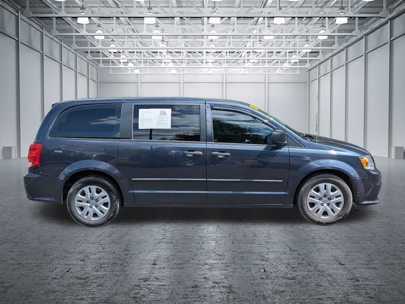 Used 2013 Dodge Grand Caravan American Value Package w/ UConnect Hands-Free Group FWD image 6