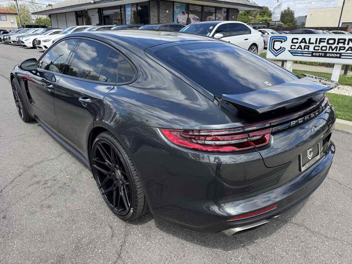 Used 2020 Porsche Panamera image 3