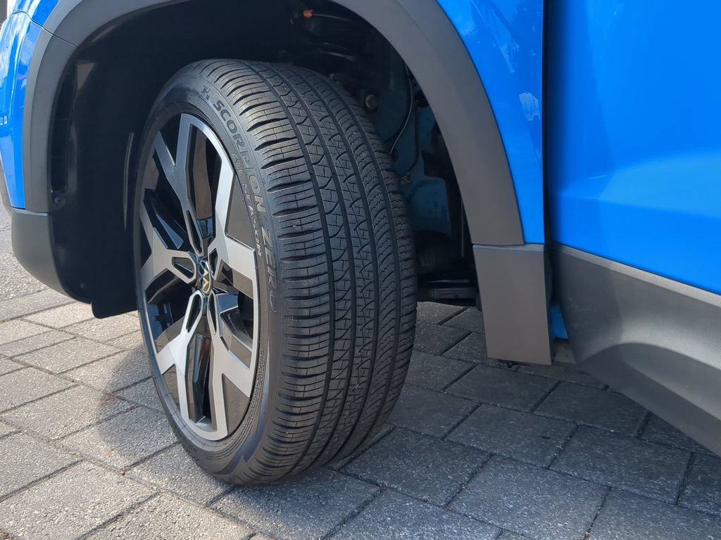 Certified 2023 Volkswagen Taos SEL AWD/4WD image 37