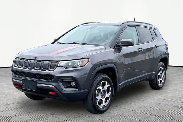 Used 2022 Jeep Compass Trailhawk w/ Trailhawk Convenience Group AWD/4WD image 3