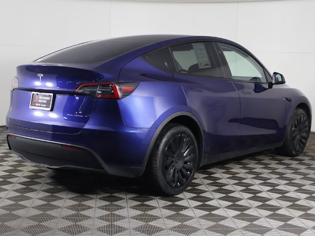 Used 2023 Tesla Model Y Long Range image 11