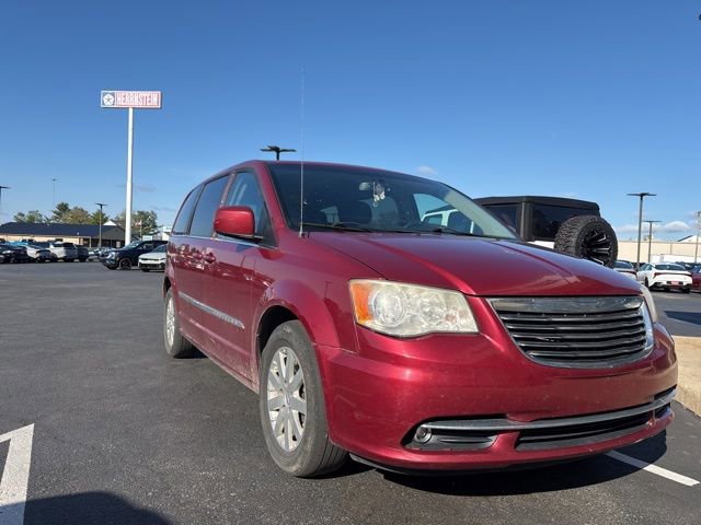 Used 2014 Chrysler Town & Country Touring FWD image 3