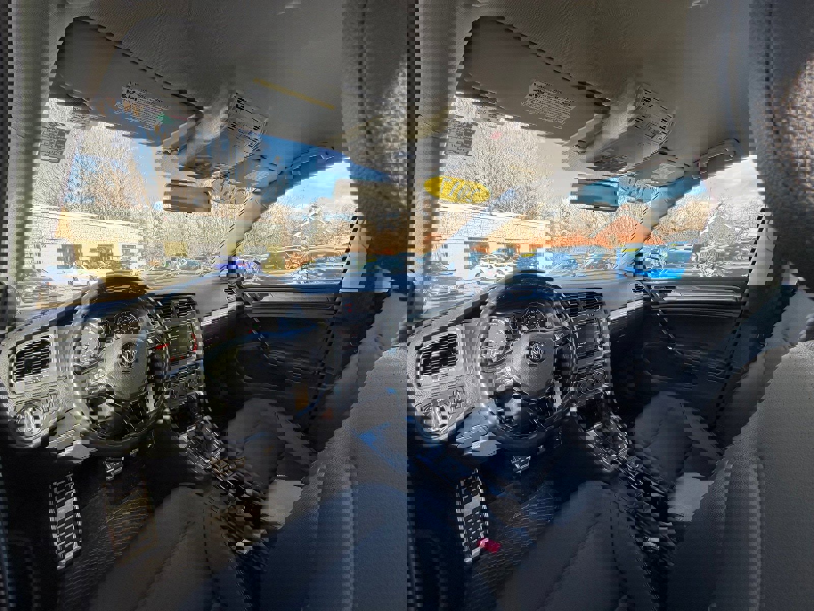 Used 2017 Volkswagen Golf Alltrack S image 9