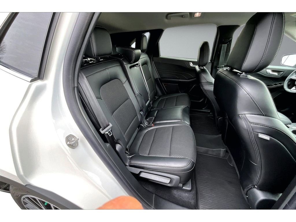 Used 2025 Ford Escape SE FWD image 26