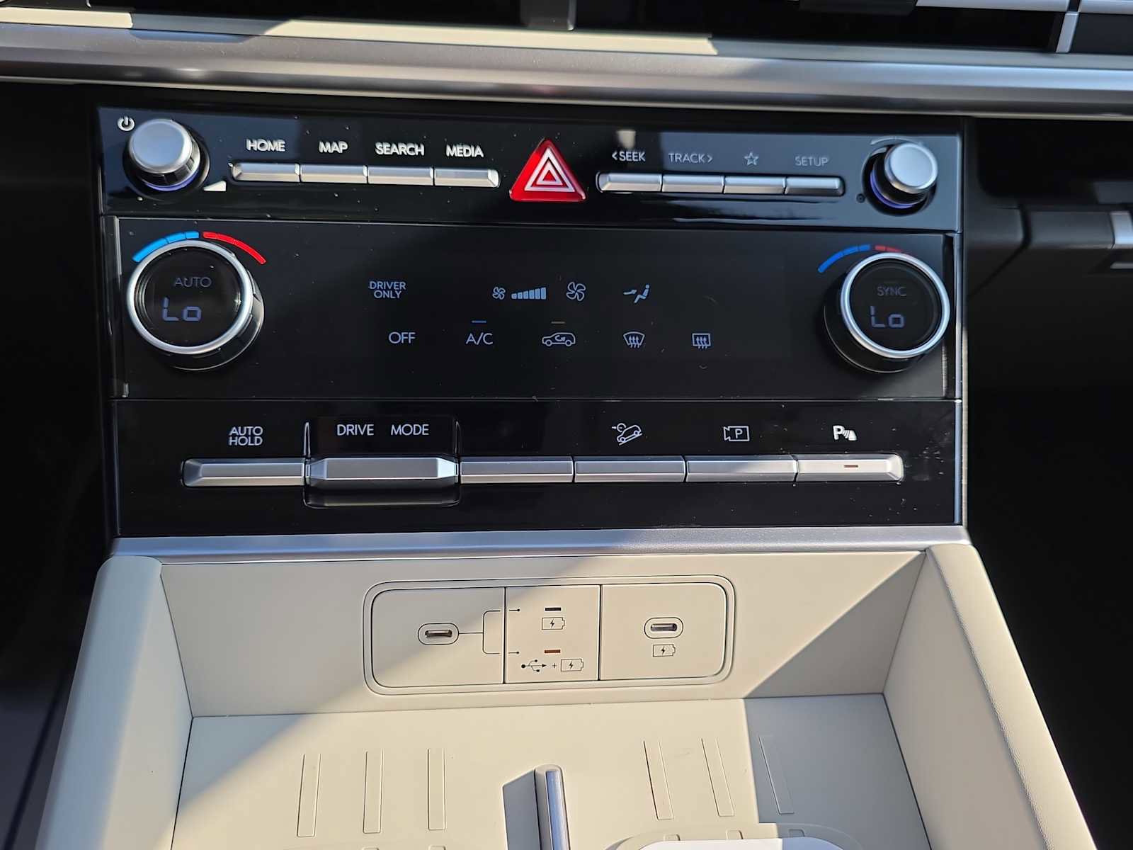New 2026 Hyundai Santa Fe SE image 13