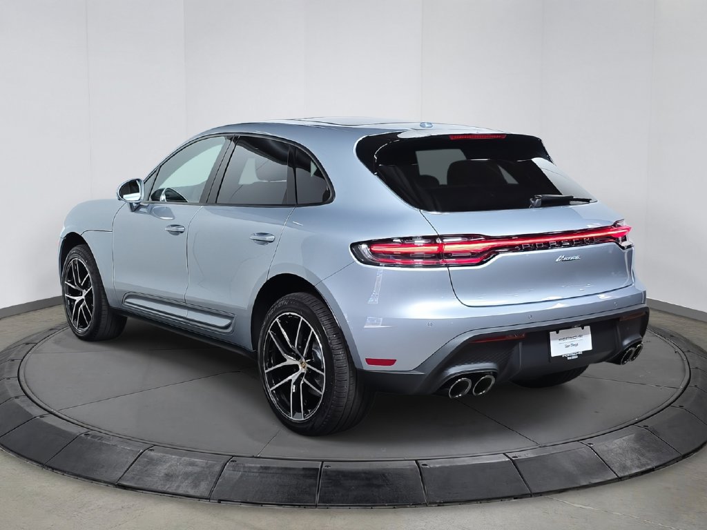 Certified 2026 Porsche Macan AWD/4WD image 3