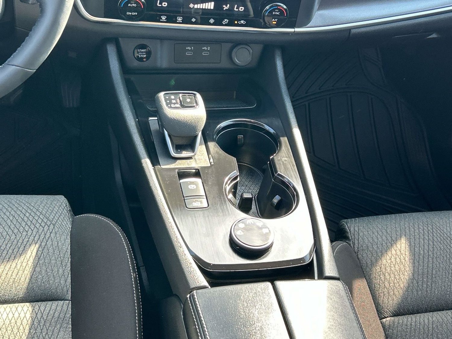 Used 2025 Nissan Rogue SV AWD/4WD image 20