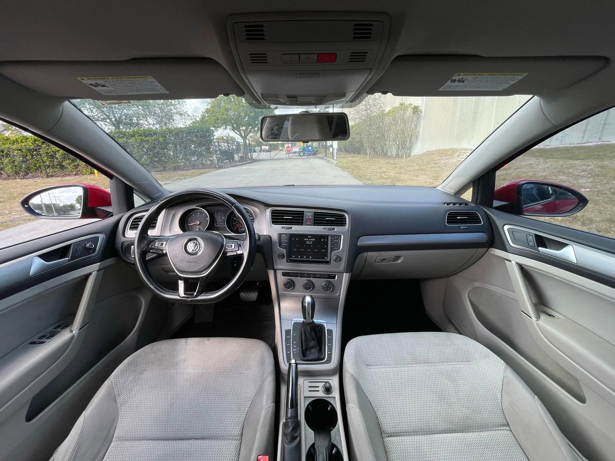 Used 2016 Volkswagen Golf S image 16