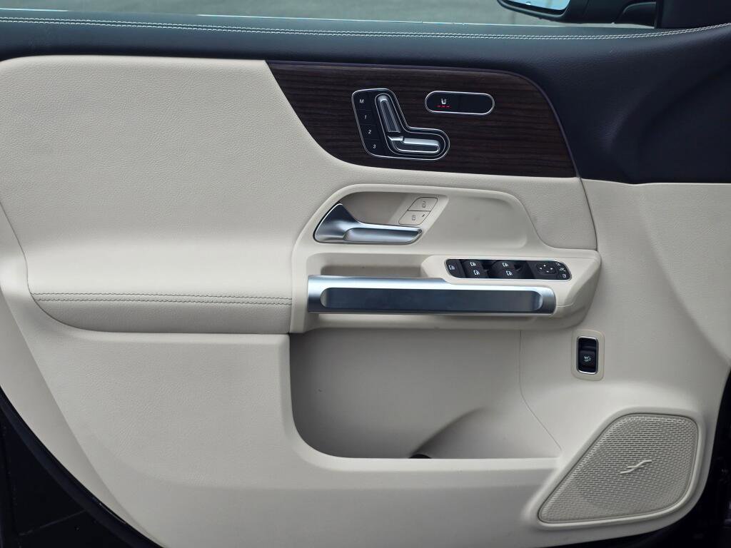 New 2026 Mercedes-Benz GLB 250 4MATIC image 35