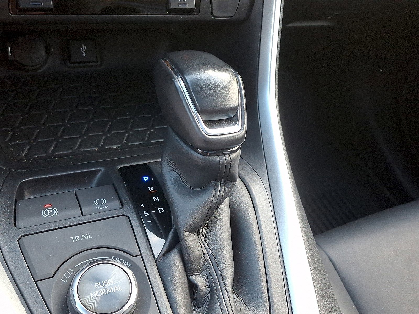 Used 2022 Toyota RAV4 XSE image 14