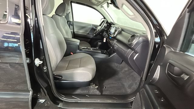 Used 2021 Toyota Tacoma SR AWD/4WD image 29