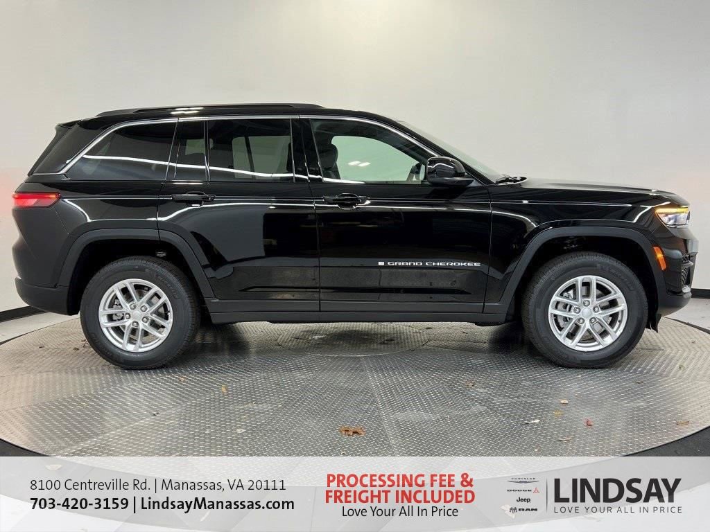 New 2025 Jeep Grand Cherokee Laredo X w/ Luxury Tech Group I AWD/4WD image 3