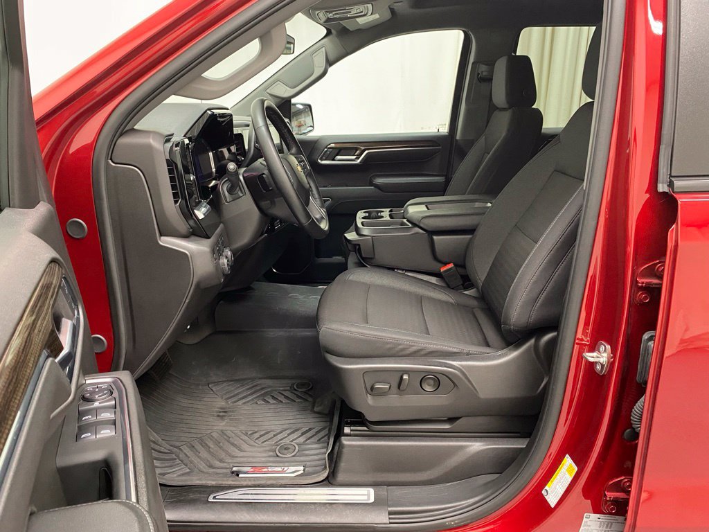 Used 2024 Chevrolet Silverado 1500 LT AWD/4WD image 14
