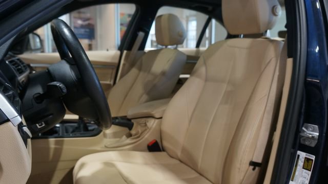 Used 2016 BMW 340i xDrive Sedan image 10