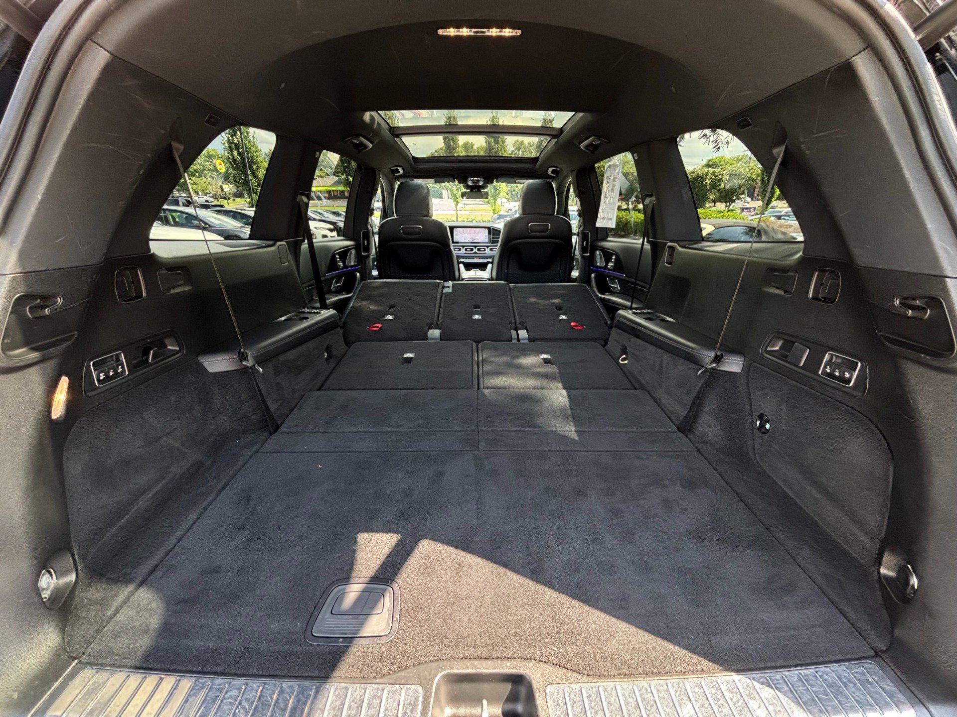 Used 2020 Mercedes-Benz GLS 450 4MATIC image 32
