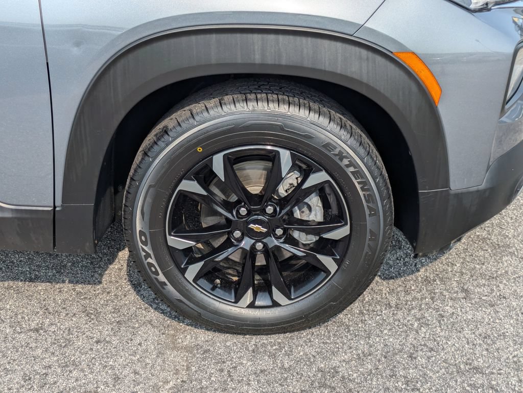 Used 2022 Chevrolet TrailBlazer LT w/ Convenience Package FWD image 12