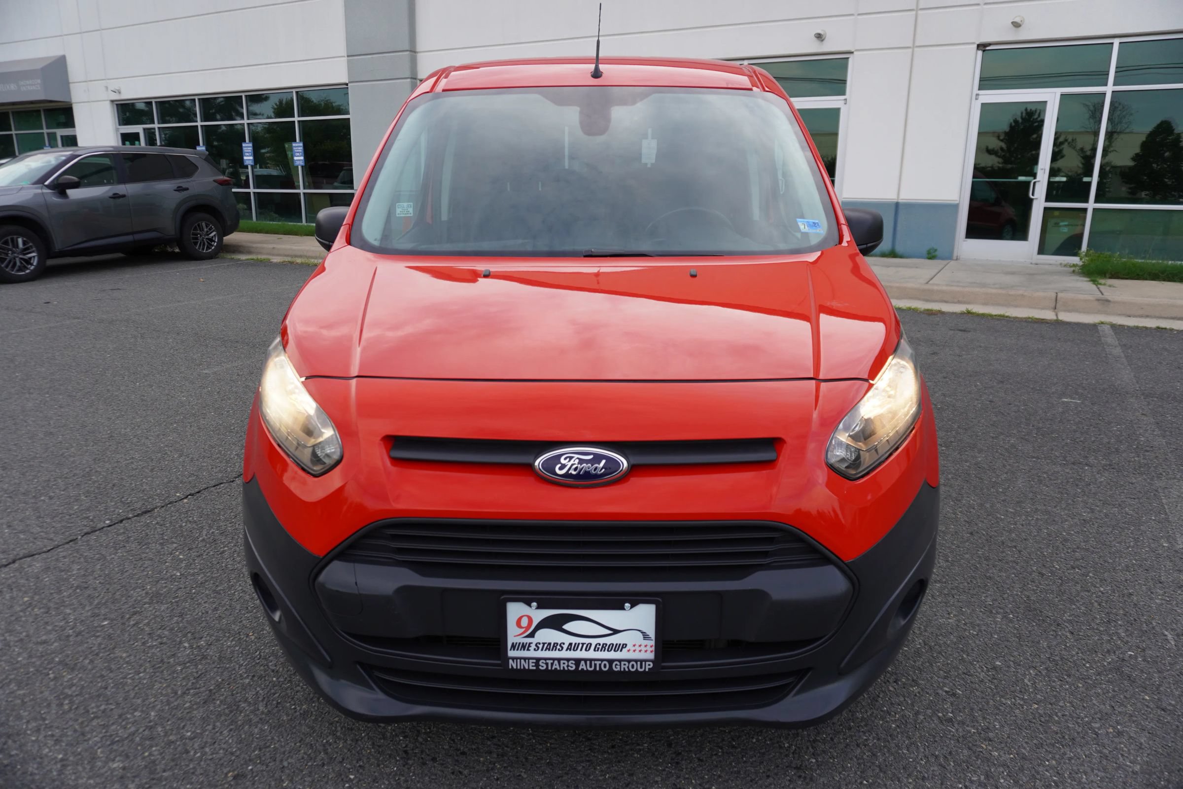 Used 2015 Ford Transit Connect XL FWD image 2