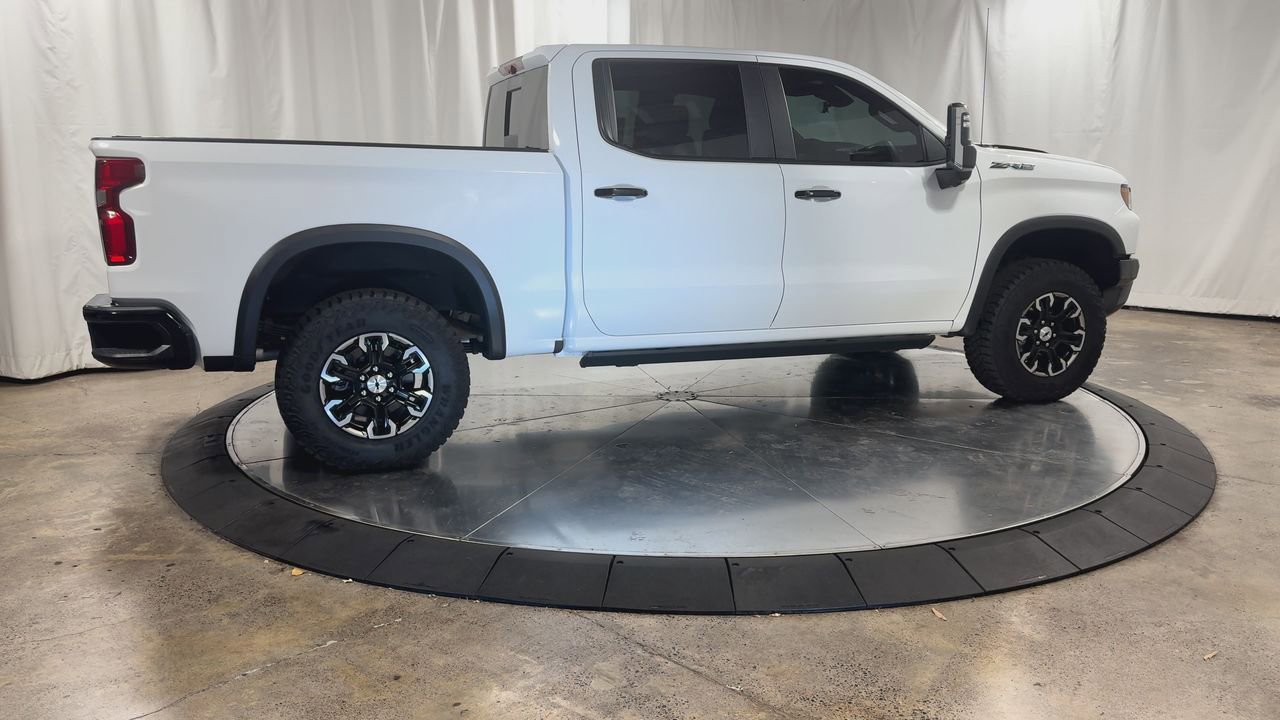 Used 2024 Chevrolet Silverado 1500 ZR2 w/ Technology Package image 2