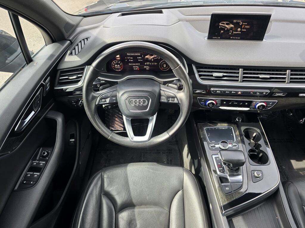 Used 2017 Audi Q7 3.0T Prestige w/ Prestige Package AWD/4WD image 2