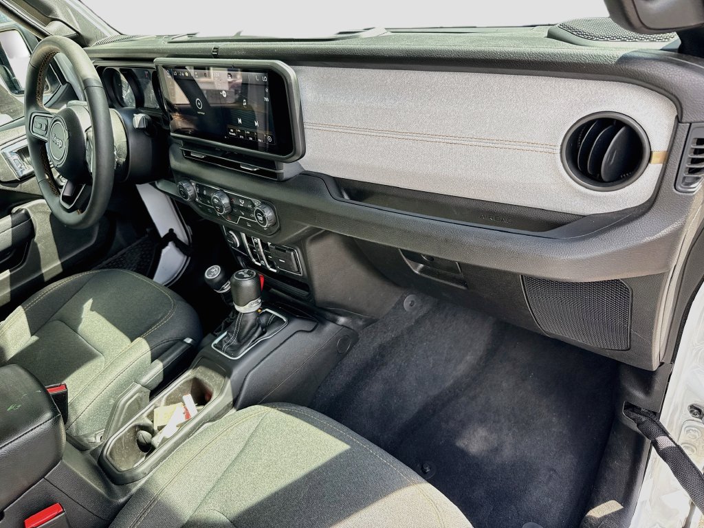 Used 2024 Jeep Wrangler Unlimited w/ Convenience Group AWD/4WD image 34