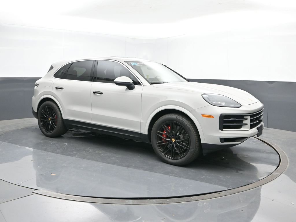 Used 2024 Porsche Cayenne S image 7