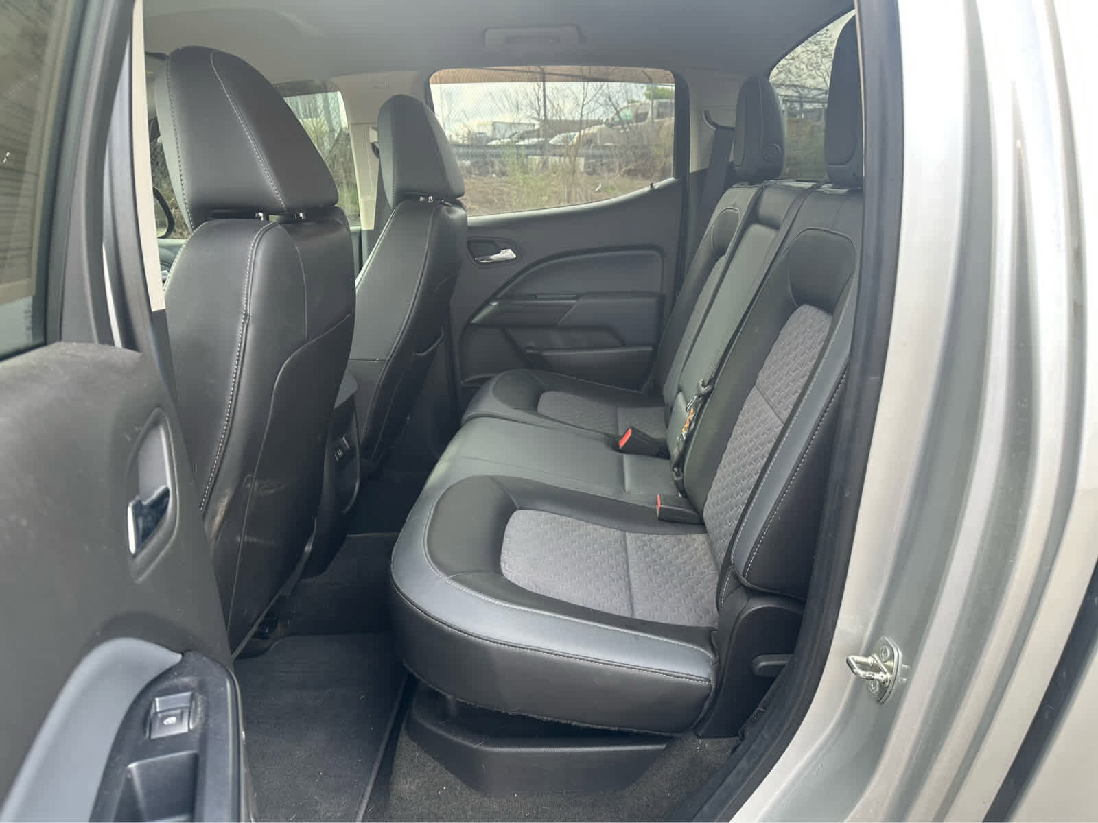Used 2015 Chevrolet Colorado Z71 AWD/4WD image 22