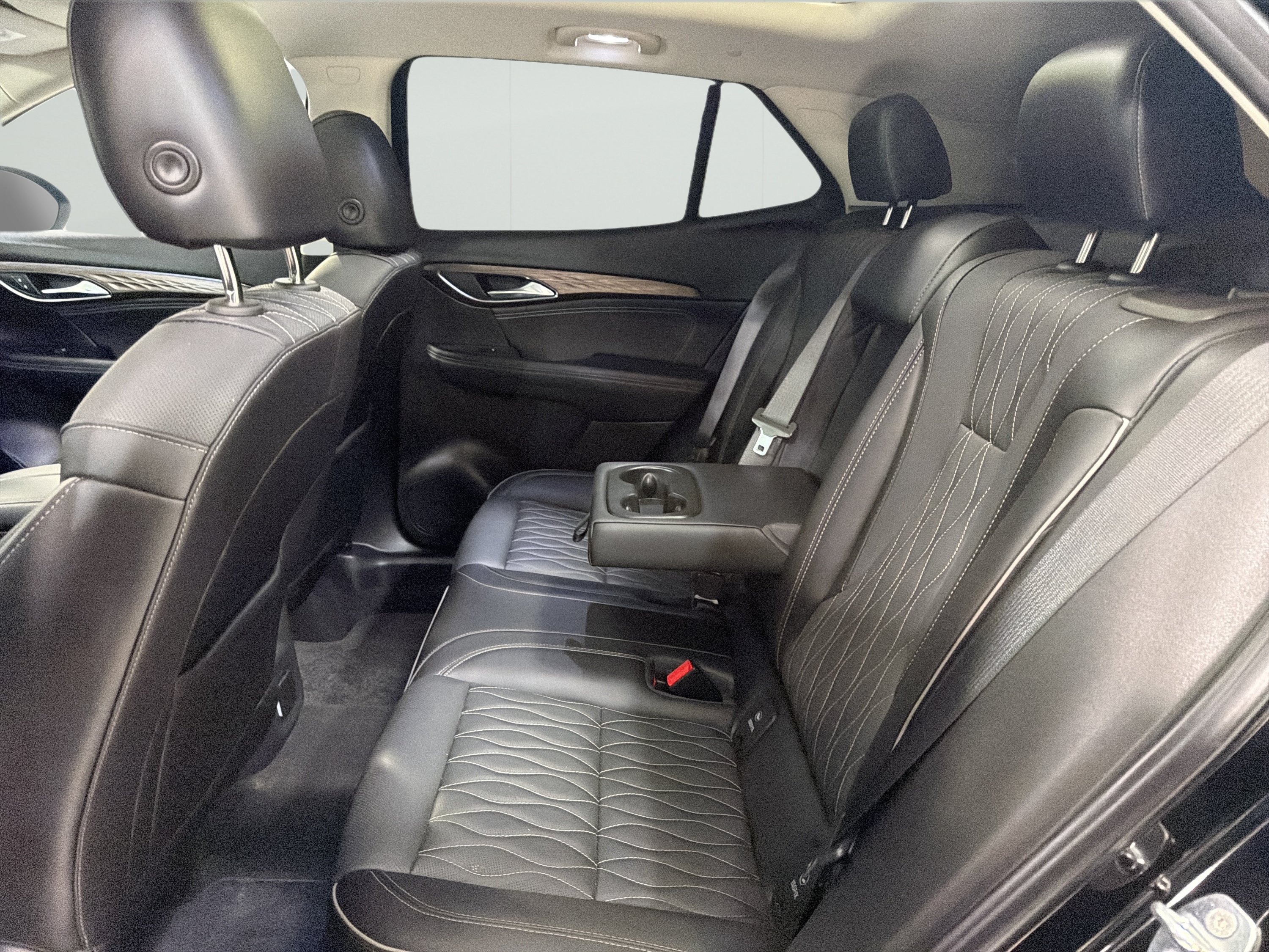 Used 2023 Buick Envision Avenir AWD/4WD image 10