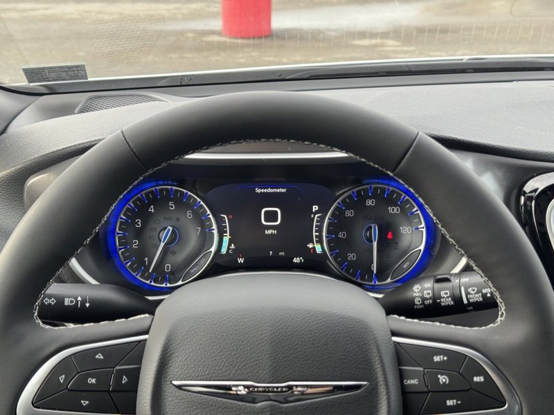 New 2026 Chrysler Pacifica Select image 14