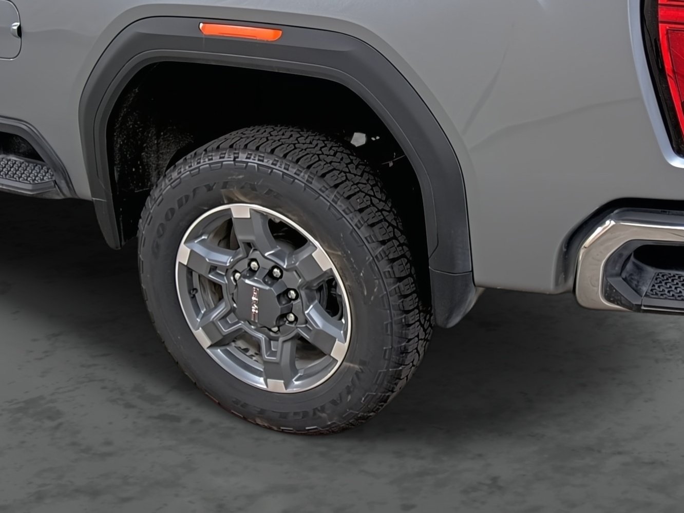 Used 2026 GMC Sierra 3500 SLE w/ SLE Value Package AWD/4WD image 9
