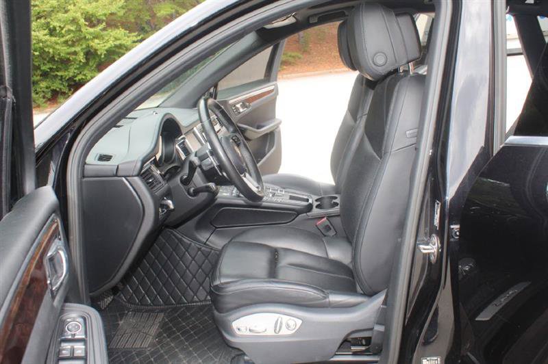 Used 2016 Porsche Macan S image 13