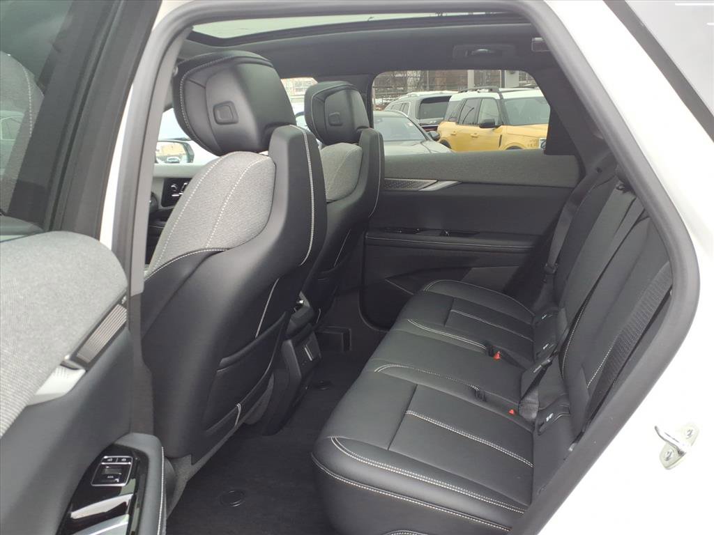Certified 2025 Cadillac Optiq Luxury 1 w/ LPO, Floor Liner Package image 16