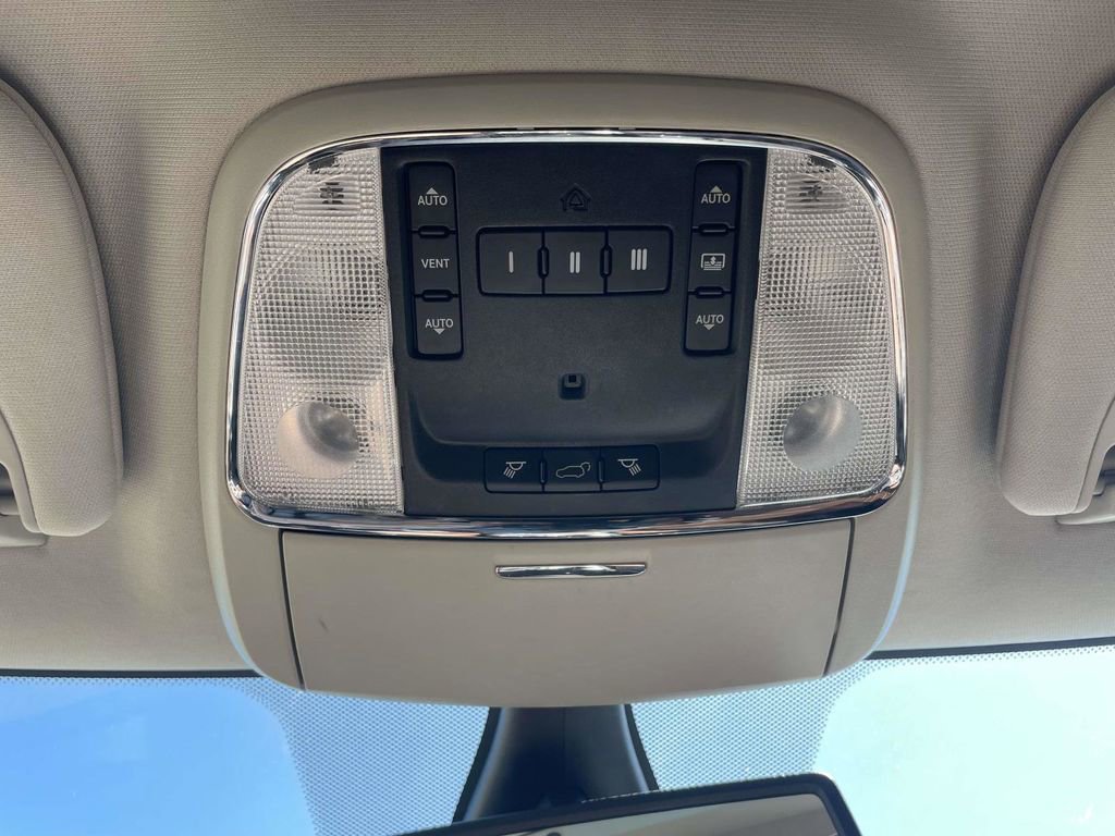 Used 2013 Jeep Grand Cherokee Overland w/ Advance Technology Group image 28